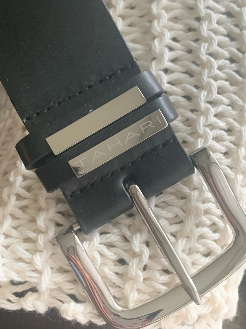 Tahari Women’s Black Leather Belt - Picture 2 of 4